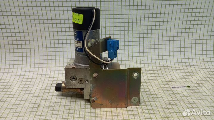 Насос гидравлический на крышку багажника для BMW