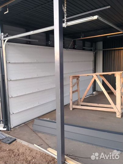 Гаражные секционные ворота с доставкой