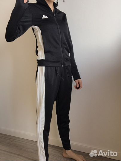 Спортивный костюм adidas