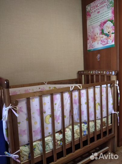 Детская кровать с маятником