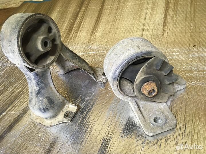 Опора двигателя задняя кпп Эстина Чери Фора 2.0