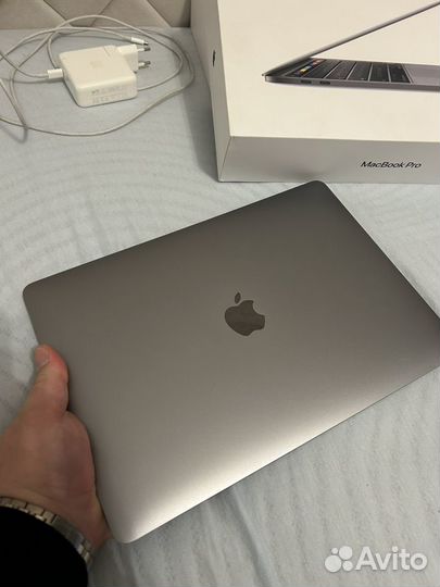 Macbook Pro 13 2020 512gb Touch Bar идеал