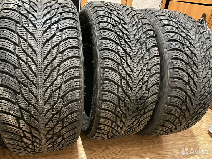 Nokian Tyres Hakkapeliitta R3 235/45 R17