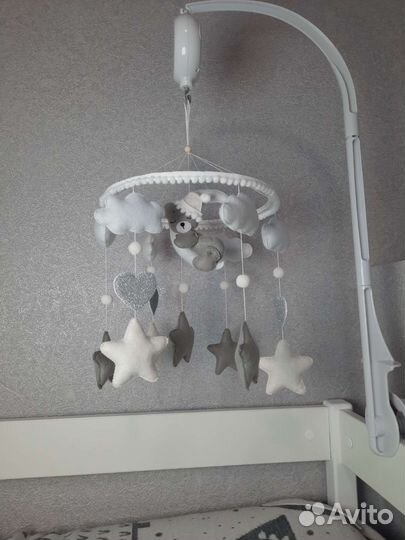 Мобиль на кроватку новый