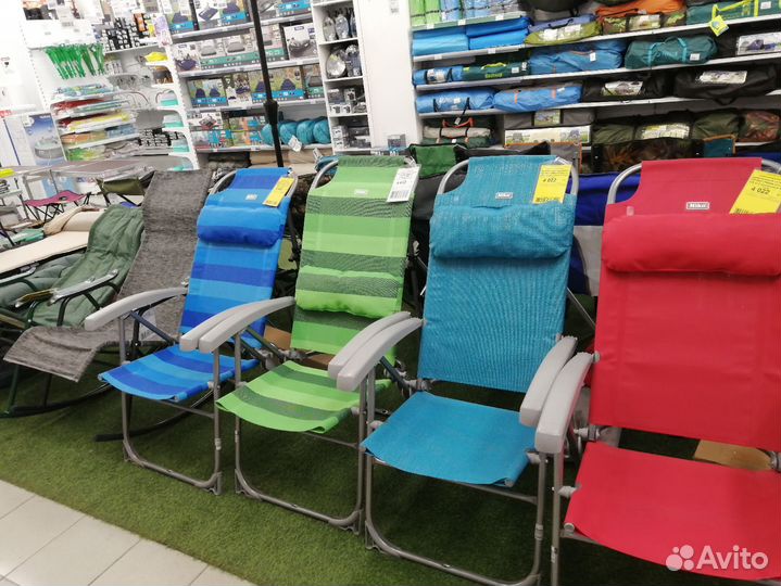 Туристическая палатка, кресло-шезлонг, кемпинг