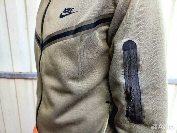 Спортивные костюмы Nike Tech Fleece