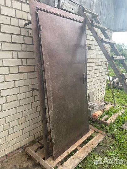 Дверь металлическая входная