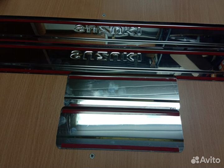 Накладки на пороги Suzuki Vitara (нержавейка)