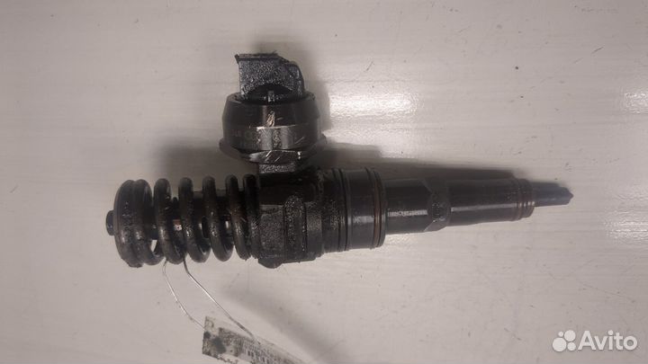 Форсунка топливная Volkswagen Transporter 5, 2004