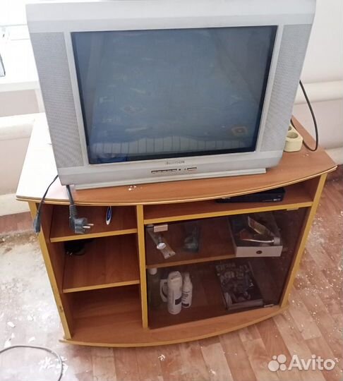 Телевизор с тумбой