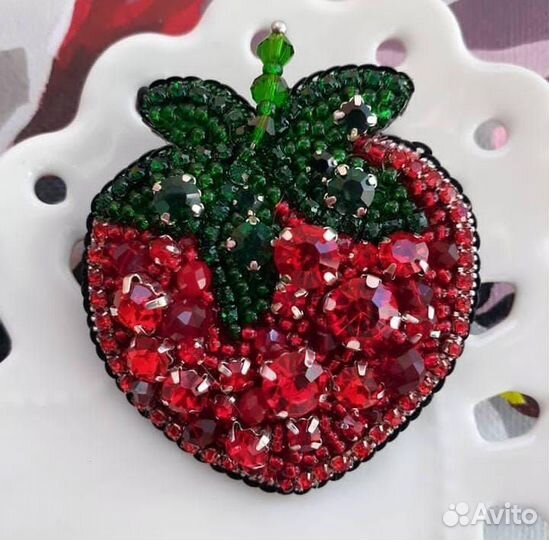 Брошь ручной работы