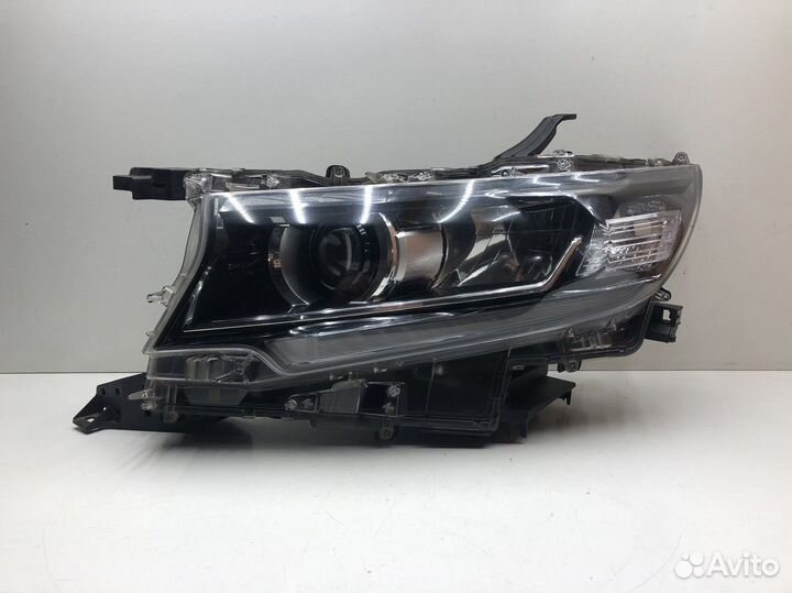 Фара левая Toyota Land Cruiser Prado 150 Рест 2017