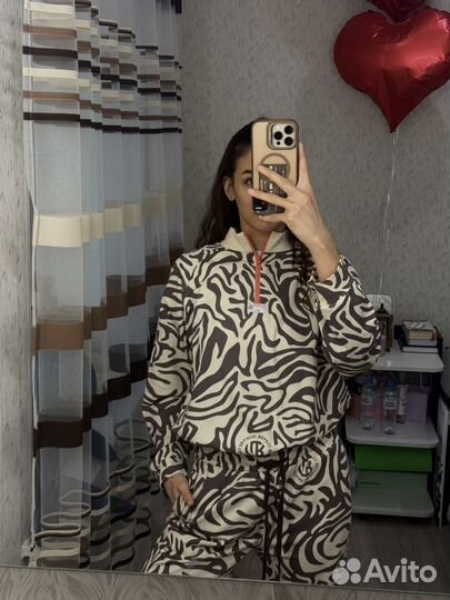 Спортивный костюм женский