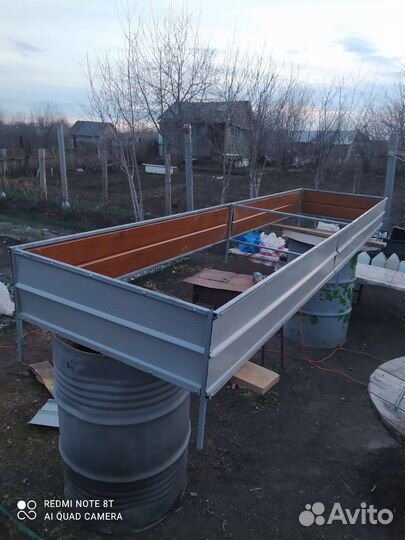 Металлические грядки и клумбы