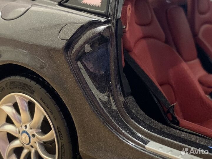 Mercedes-Benz SLR McLaren 2003 (CMC 1/18)