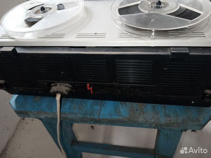 Магнитофон Комета 212