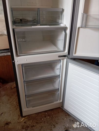 Холодильник Bosch KGN39XC31R No Frost двухкамерный