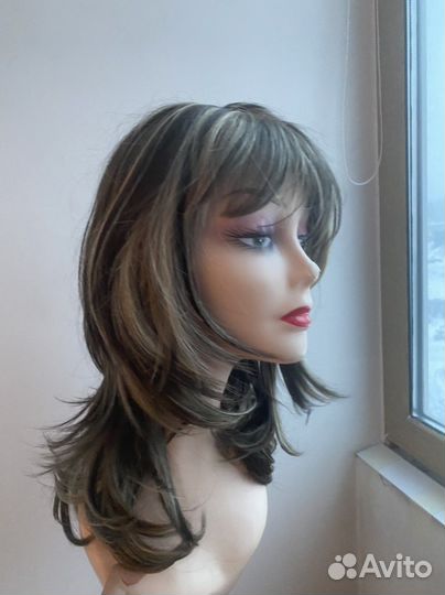 Парик мелирование с челкой
