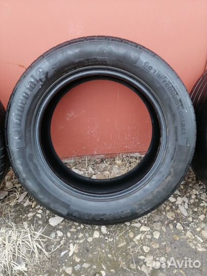 Continental ContiPremiumContact 5 SUV 225/60 R17 99V