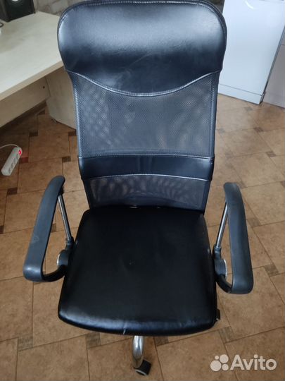 Компьютерное офисное кресло