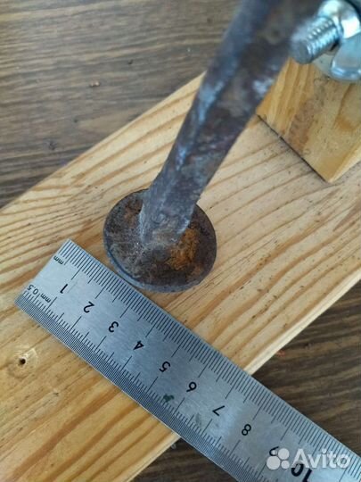 Гвоздь, костыль кованый старинный
