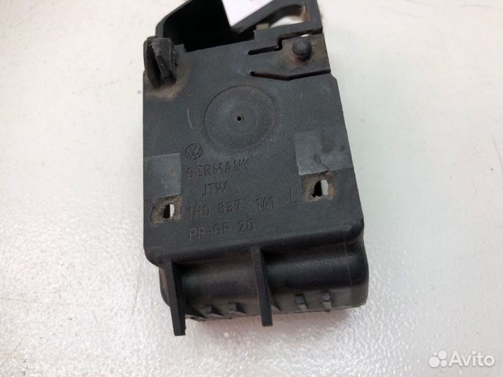 Ручка двери внутренняя задняя левая Volkswagen