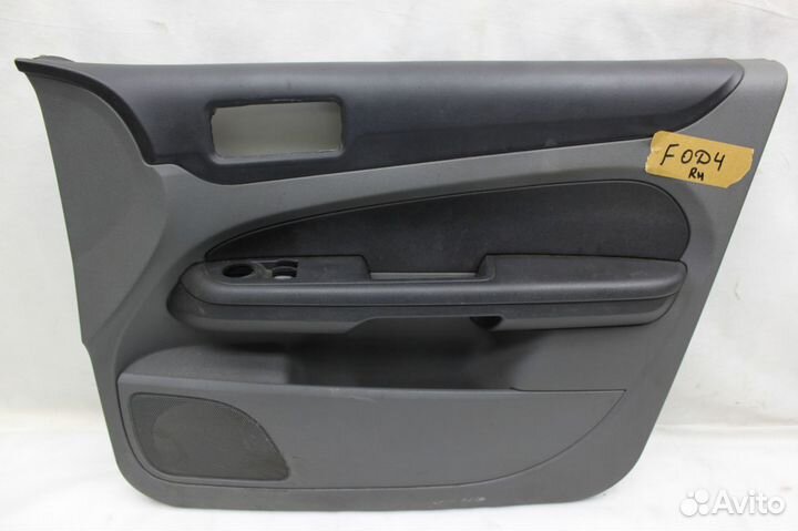 Обшивка передней правой двери Форд Фокус 2 fод4