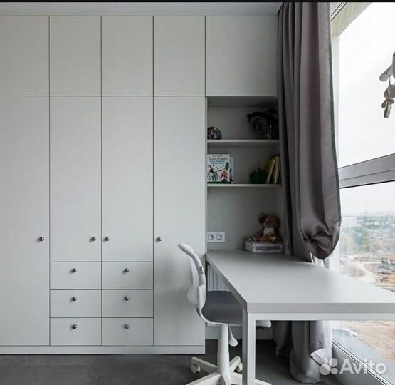 Рабочая зона у окна