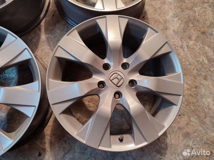 Диски Honda R17 5x114,3 мм. цо 64,1