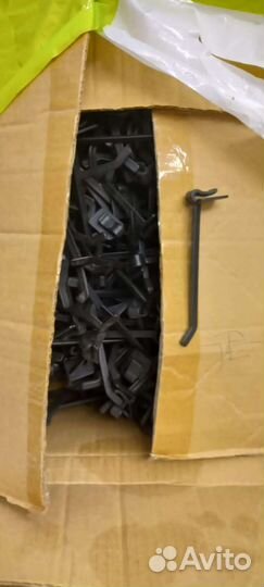 Крючки пластиковые