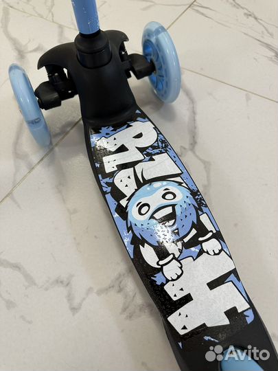 Самокат детский трехколесный новый