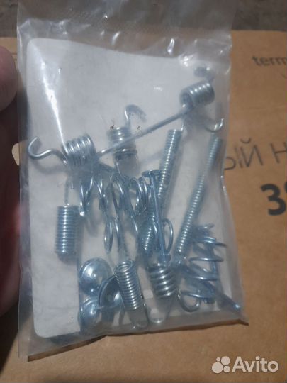 Рем комплект пружинок задних колодок