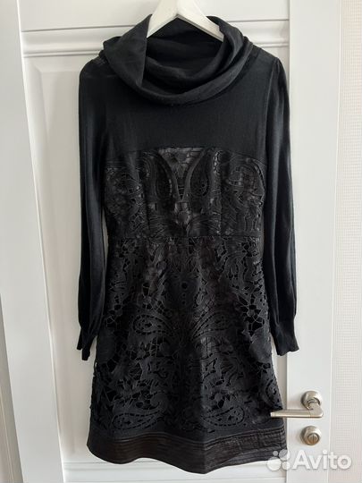 Платье атласное с кружевом 44-46