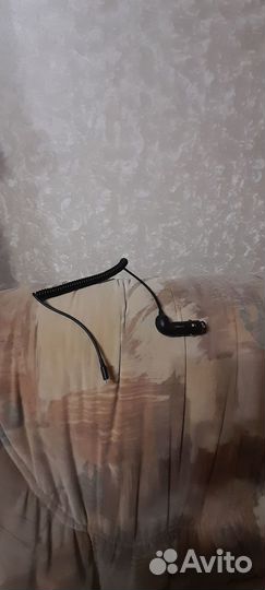 Автомобильный зарядник для телефона