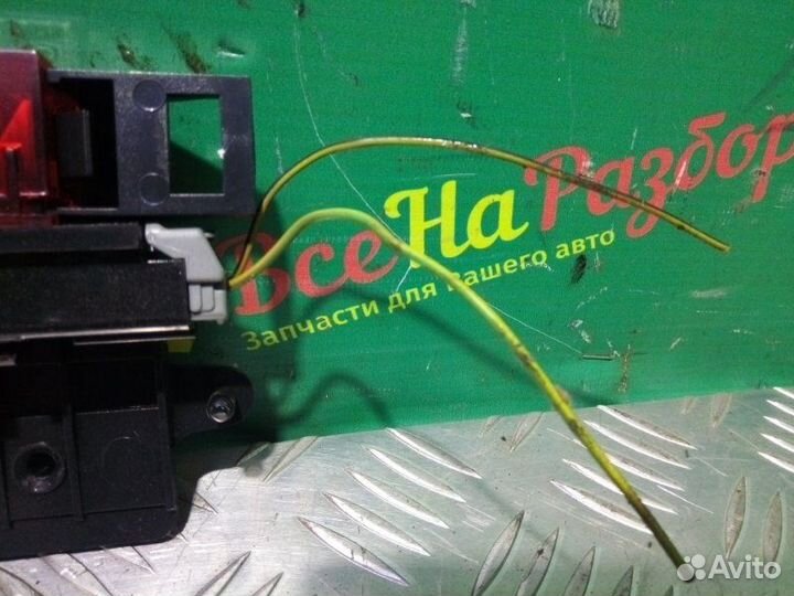 Стоп-сигнал дополнительный Ford Focus 2 седан 1.8