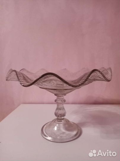 Ваза для фруктов на ножке стекло