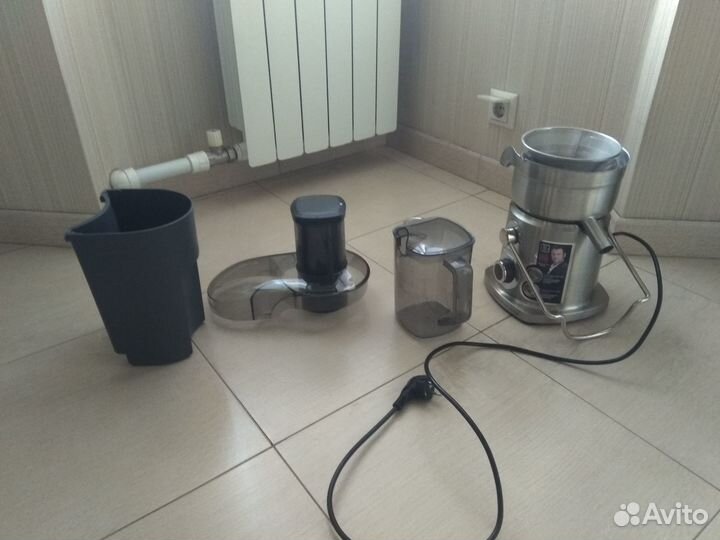 Соковыжималка Redmond RJ-M900