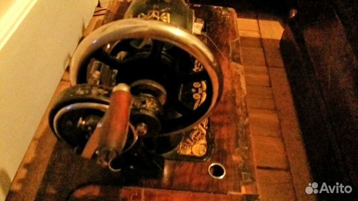 Швейная машинка Kaiser в рабочем состоянии