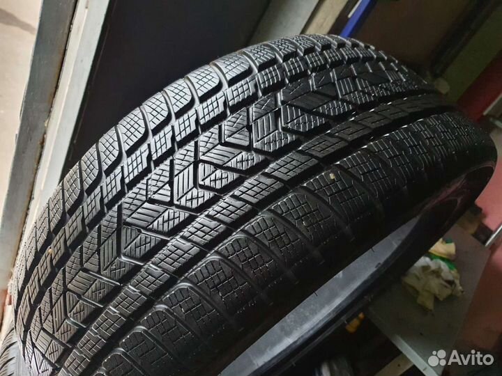 Pirelli Scorpion Winter 285/45 R21