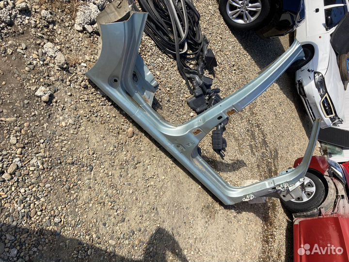 Правый порог с дверными стойками Рено Логан 1