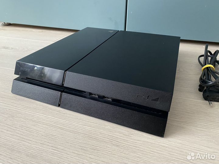 Sony PlayStation 4 прошитая 9.00 +2джоя +20игр