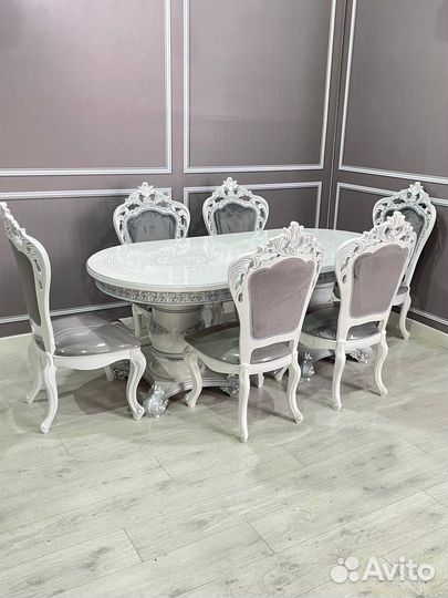 Стол обеденный и стулья