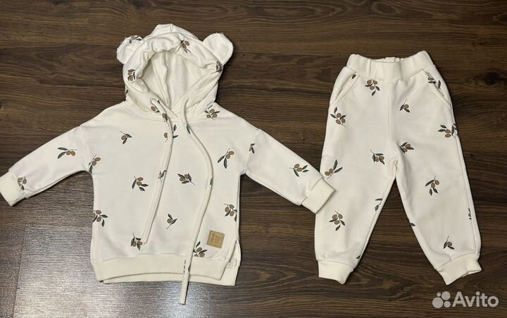 Спортивные костюмы для девочки 74-80