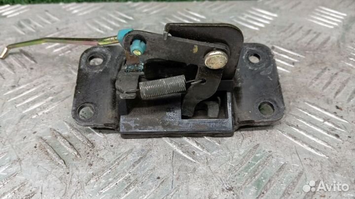 Замок двери багажника Ssangyong Rexton