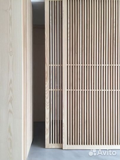 Реечный шкаф-купе в нишу под ключ