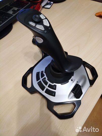 Игровой рули и джойстик