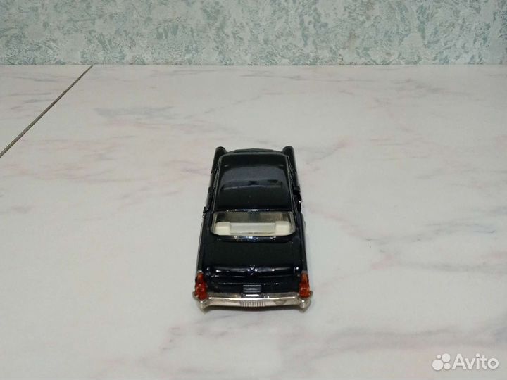 Модель автомобиля Чайка газ-13 СССР
