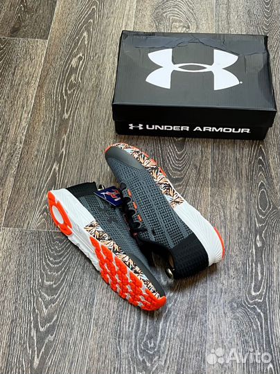 Кроссовки under armour