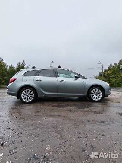 Opel Astra, 2012