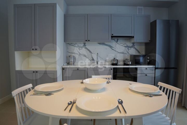 2-к. квартира, 93 м², 8/12 эт.